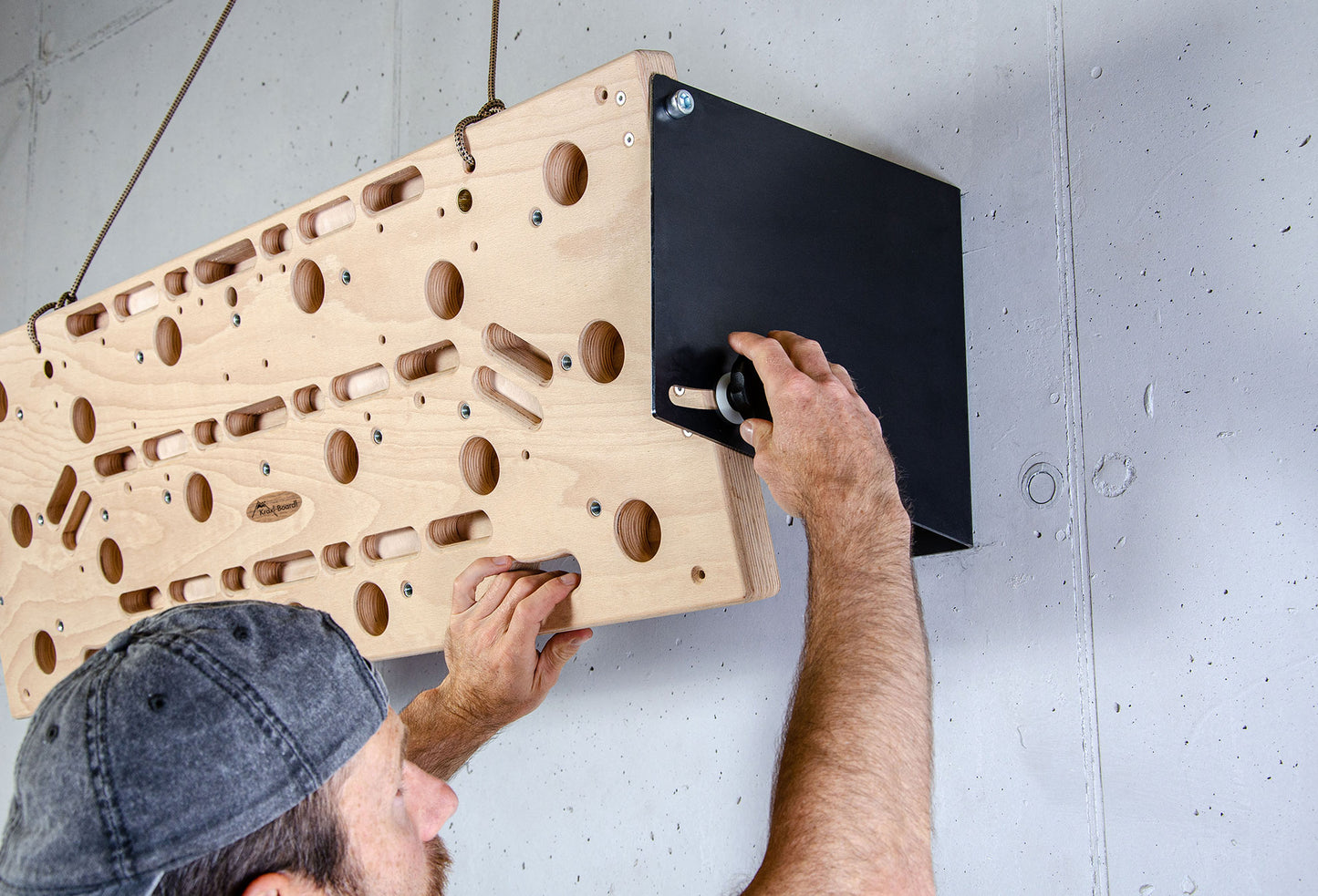 Kraxlboard The Wall - Le mur d'entraînement multifonctionnel pour le frisson ultime
